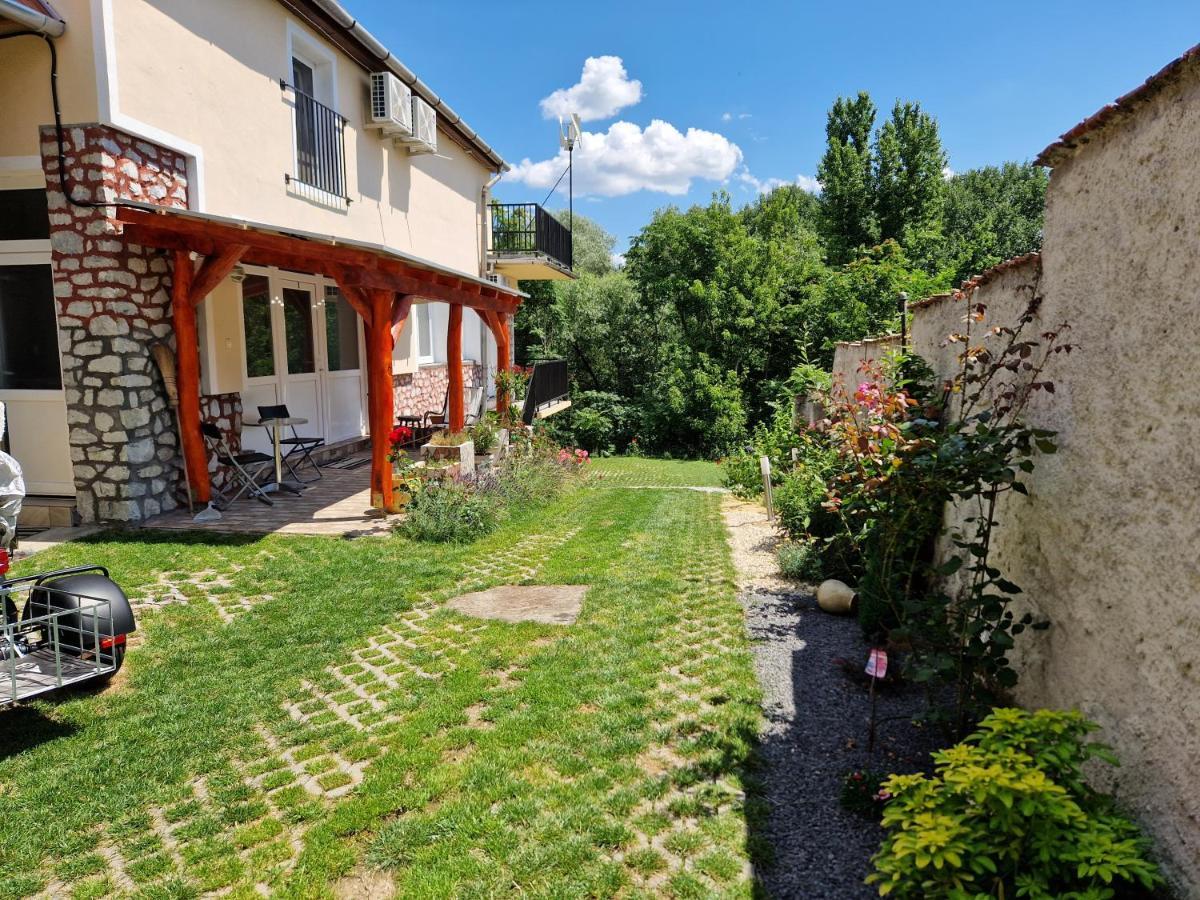 Gecse-Villa Шарошпатак Екстер'єр фото